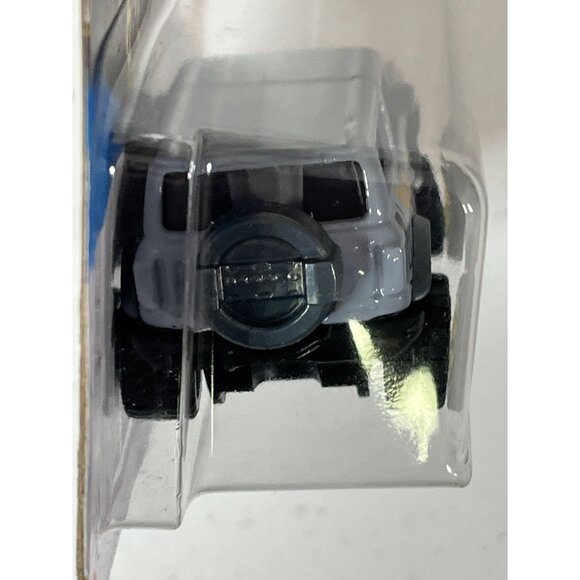 Hot Wheels ’21 Ford Bronco HW Hot Trucks Gray Off Road SUV 1:64 Diecast - Picture 4 of 6